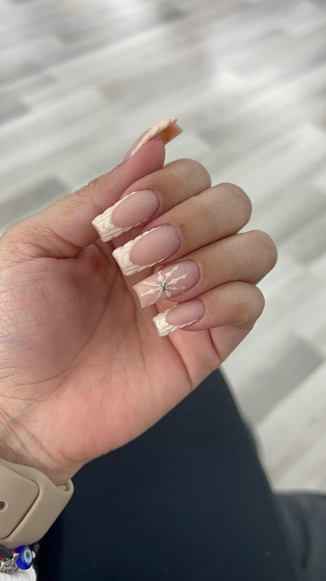 French Tip And Sweater Nails, Nail Inspo 2023 Christmas, Sweater Nails With Bling, Christmas Nails Knitted, Nail Ideas Sweater, Acrylic Nails Sweater Design, Pink Sweater Nail Designs, Knitted Sweater Nails, Winter Nails Beige