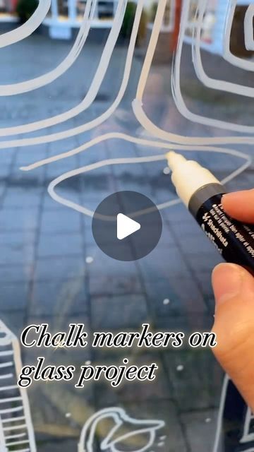 Jesse Cooper on Instagram: "How simple, and elegant! Reshare from @marenbaxter - you can use chalk markers or posca markers! Fun project for the kids, chic project if you’re living in an apartment and you don’t have a lot of surface area to decorate. I think this would look fabulous on mirrors for instance, if you have a very small bedroom, it would be a fun way to add a little Christmas in Also picture frames. The ideas are nonstop with this one, but the concept is here for you to bend and evolve the idea on what works with your family. 🎅🏻🎅🏻🎅🏻#MarkersOnGlass #DrawingOnWindows #Creativity #ChristmasEverywhere." Window Marker Art, Chalk Marker Art, Chalk Markers Art, Living In An Apartment, Write On Glass, Very Small Bedroom, Window Markers, Posca Markers, Chalk Pens