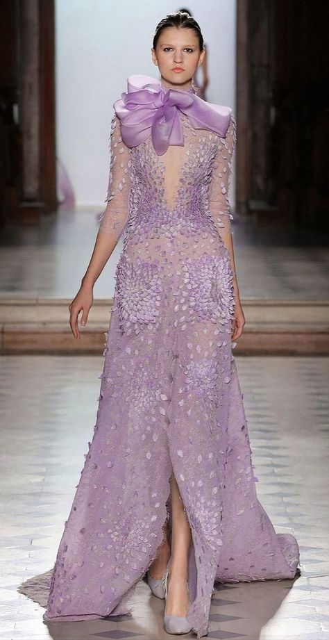 Red Carpet Outfits, Fantasy Fashion, Purple Fashion, Fashion Details, Dress Details, Classy Outfits, Evening Dress, Red Carpet, Nice Dresses