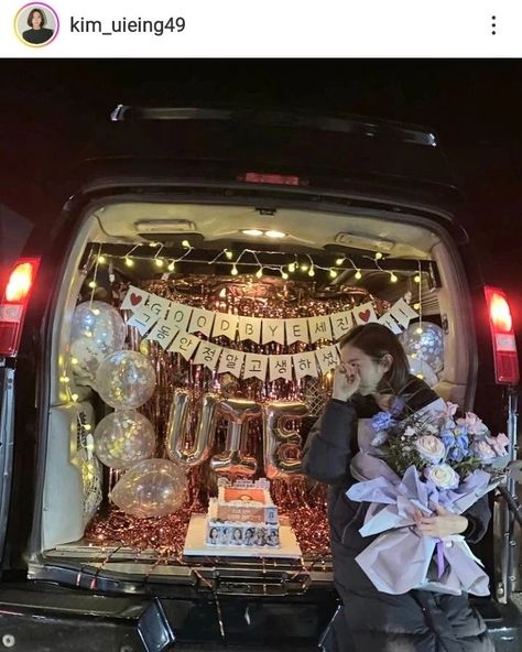 Car Trunk Decorating Ideas, Birthday In Car, Bday Decoration In Car, Car Trunk Surprise Ideas, Trunk Decorating Ideas, Diy Birthday Surprise, Decor Ultah, Husband Birthday Decorations, Birthday Surprise For Girlfriend