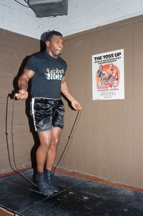 Want to start jumping rope today head to here for quality rope ⬇️ Mike Tyson Training, Mohamad Ali, Rope Jumping, Boxing Photos, Mike Tyson Boxing, Boxing Images, Iron Mike, Jumping Rope, Sports Boys