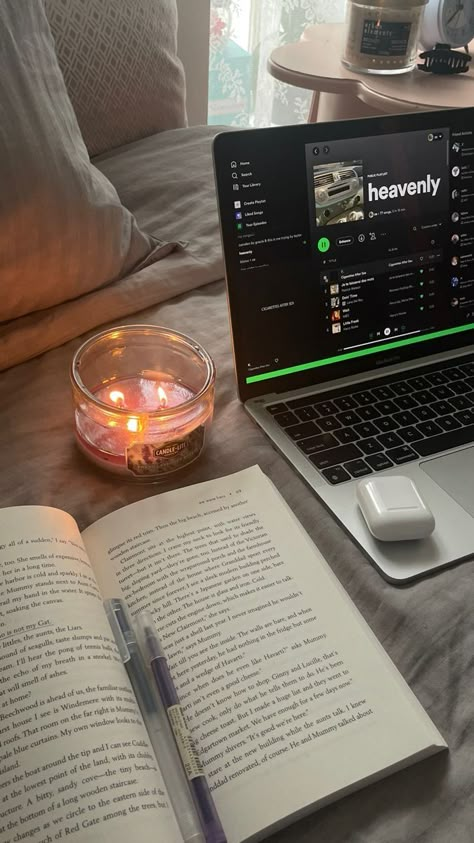 Reading And Candles Aesthetic, Candles For Motivation, Books Candles Aesthetic, Books And Candles Aesthetic, Reading Book Aesthetic, Music Candle, Candle Lite, Study Mode, Study Study Study