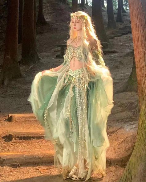 Two Piece Fairy Outfit, Flowy Elf Dress, Ethereal Fairy Outfit, Nature Goddess Dress, Forest Outfit Drawing, Pastel Fairy Outfit, Fairy Rennaisance Outfits, Nature Inspired Dress Illustration, Light Elf Aesthetic