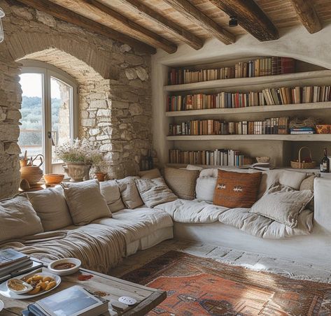 Tuscany House Interior, Italy Homes Interior, Mediterranean Living Room Ideas, Mediterranean Living Room Decor, Furniture Living Room Ideas, Styles Living Room, Tuscany House, Tuscany Home, Mediterranean Living Room