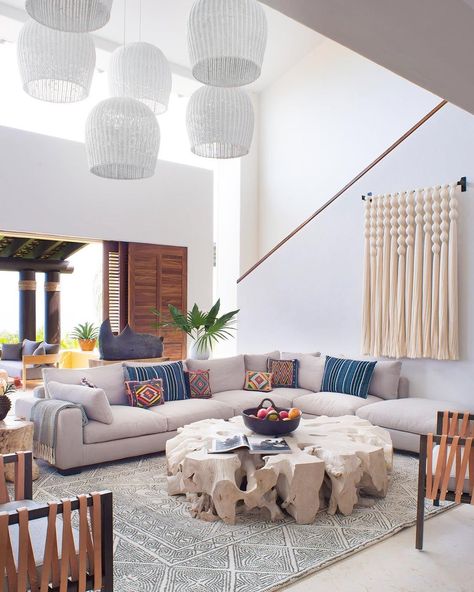 Four Seasons Villa Punta Mita – Interiors by Hana Waxman DesignPunta Mita, Mexico Mexican Interior Design Modern, Modern Mexican Living Room, Macro Macrame, Mexican Living Room, Modern Mexican Decor, Modern Mexican Home Decor, Modern Mexican Home, Mexican Interior Design, Mexican Interiors