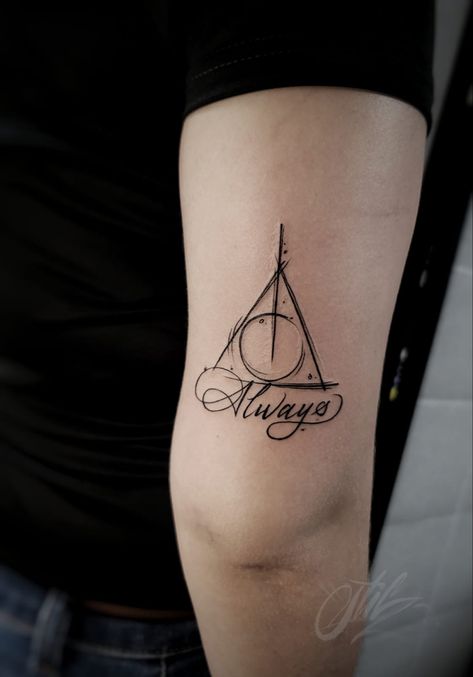 Always Harry Potter Tattoo, Mutterschaft Tattoos, Always Tattoo, Harry Tattoos, Minimal Tattoo Designs, Minimal Tattoo Ideas, Beloved Quotes, Hp Tattoo, Rose Tattoos For Women