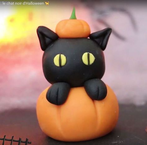 Fimo Halloween, Clay Date, Easy Clay Sculptures, Polymer Clay Halloween, Clay Halloween, Halloween Clay, Clay Magnets, Diy Air Dry Clay, Halloween Is Coming