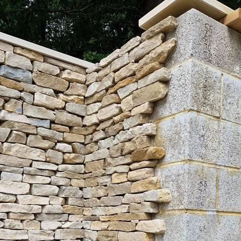 Wood Cladding Garden Wall, Stone Panelling On Wall, Retaining Wall Cladding, Cotswold Stone Wall Garden, Landscape Stone Wall, Cotswold Stone Wall, Garden Wall Cladding Ideas, Cladding Garden Wall, Dry Stone Wall Garden Ideas