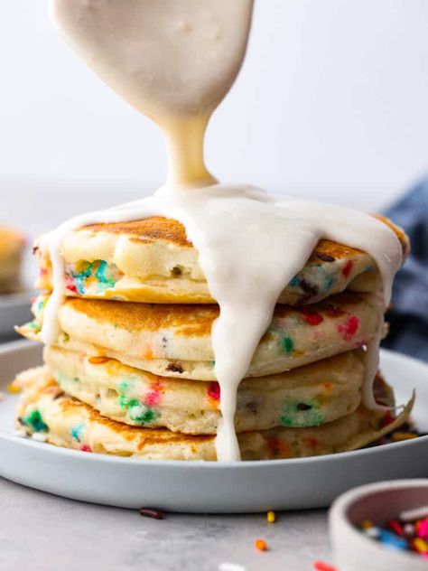 Confetti Pancakes, Funfetti Pancakes, Fun Pancakes, Birthday Pancakes, Brunch Party Recipes, Moon Vibes, Funfetti Cake Mix, The Recipe Critic, Homemade Waffles