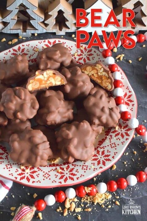 Polar Bear Paws Recipe, Xmas Cookie, Salted Peanuts, Easy Candy, Christmas Candies, Gooey Caramel, Candy Recipe, Christmas Cookie Exchange, Bear Cookies