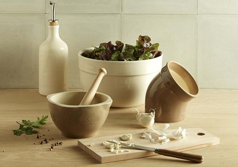 Hm Store, Ideas Ceramica, Oil Cruet, Home Neutral, Emile Henry, Zero Waste Home, Ceramic Bakeware, Salt Pig, Finnish Design