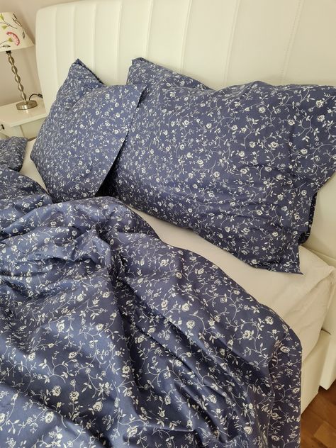 Navy blue Shabby chic bedding.small rose Floral Duvet cover pillowcases Queen. oversize duvet cover Super King 120x120 120x98 Nurdanceyiz Yellow Floral Duvet Cover, Navy Pink And White Bedroom, Navy Floral Bedding, Printed Duvet Cover, Blue Flower Duvet Cover, Navy Blue Bedding Aesthetic, Dark Blue Room Aesthetic, Pink And Blue Bedding, Navy And White Bedding