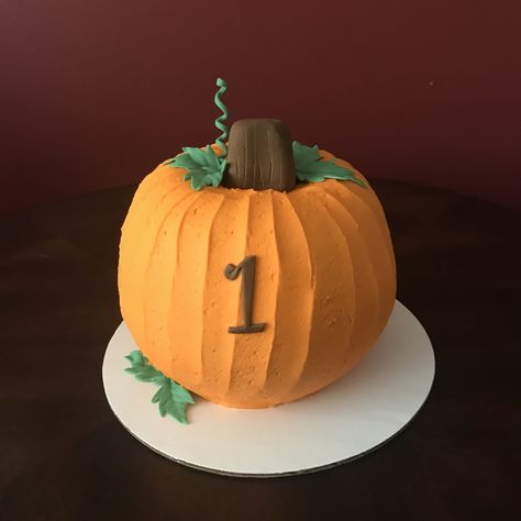 Pumpkin Smash Cake, Halloween Cake Smash, Halloween Smash Cake, Pumpkin Patch Birthday Party, Fall First Birthday, Pumpkin Patch Birthday, Fall 1st Birthdays, Pumpkin Smash, Cake Halloween