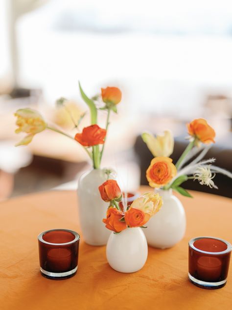 Orange Bud Vases, Fall Bud Vases, Fruit Centerpieces Wedding, Tulip Bud Vase, Ranunculus Yellow, Poseur Tables, Cutie Theme, Daffodil Wedding, Welcome Cocktail