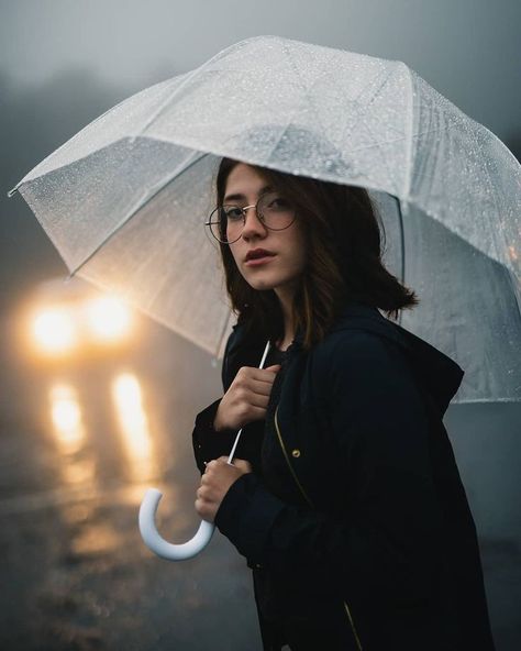 Umbrella Photoshoot, Rain Shoot, Rainy Photoshoot, Rain Photoshoot, Rainy Day Photography, Umbrella Photography, Rain Photo, Portrait Photography Women, Creative Portrait Photography