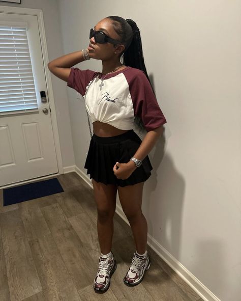 Birthday Fit With Sneakers, Golden Goose With Dress, Women Balenciaga Sneakers Outfit, Balenciaga Sneakers Outfit Summer, Prada Outfits Women Black, Balenciaga Runners Outfit Black Women, Powerhouse Outfit, Amiri Shoes Outfit Black Women, Prada Shoes Outfit