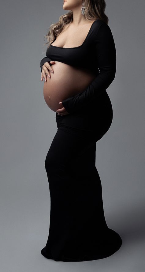 Maternity Photo Shoot Black Dress, Maternity Photography Black Dress, Black Dress Maternity Shoot, Pregnant Photos, Pregnancy Photoshoot Ideas, Maternity Studio Photoshoot, Studio Maternity Photos, Maternity Photo Shoot Ideas, Cute Pregnancy Pictures