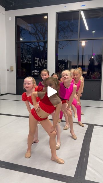 Sophia (and Mom) on Instagram: "I love dancing with all my Galentines! 🩷❤️🩷❤️Thank you @brynnebecker for a fun class and for letting us choreograph our own routine! So much fun! . . . #thephiagram #paveschoolofthearts #beyonce #dancebesties #dancelife #minidancers #tinydancers #fundance #dancemoms #dancefun #cutedance" Dances Tiktok Videos, Tik Tok Videos Dances, Jazz Dance Poses, Dances To Learn, Dance Leaps, Dance Moms Kendall, Dance Moms Outfits, Fun Dances, Dance Moms Moments