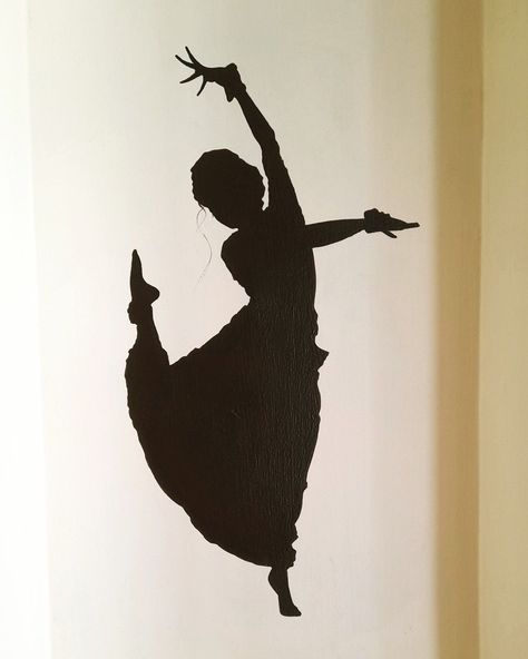 Dance Drawings Aesthetic, Bharthanatyam Poses Drawing, Kuchipudi Dance Drawing, Dancing Girly Art, Kathak Dance Painting, Kathak Dance Drawing, Bharatnatyam Drawing, Bharatnatyam Aesthetic, Dance Class Aesthetic