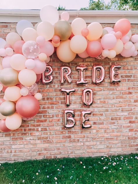 Bridal shower decor ideas 2023 Bride To Be Balloons Decor, Bride To Be Decoration Ideas Indian, Bride To Be Dresses Bachelorette Parties, Pirate Bachelorette, Bridal Shower Decorations Simple, Bride To Be Party Decoration Ideas, Bachelorette Decoration Ideas, Classy Bridal Shower Ideas Decor, Simple Bridal Shower Decor