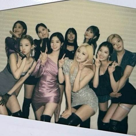 Twice Group Photo, Tzuyu And Sana, Twice Group, Best Gg, Forever Girl, Dara Kpop, Twice Kpop, Group Photo, Iconic Photos