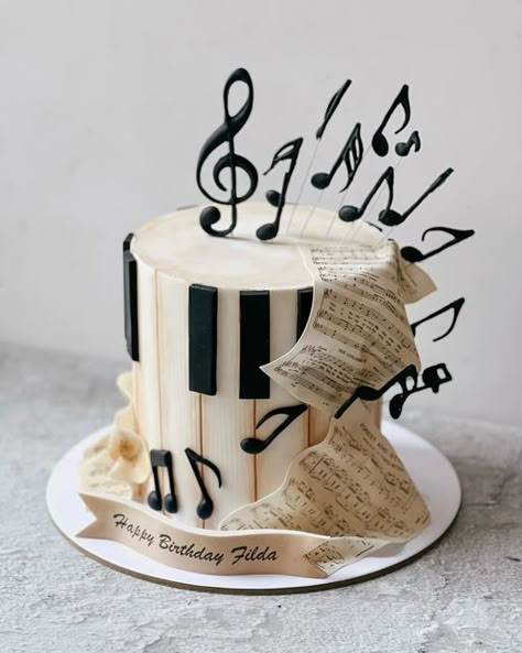 Custom cake by Bake Love on Instagram: "an outburst of the soul 🎶 #musiccake" Cake Music Birthday, Cake Designs Music Theme, Birthday Cakes Music Theme, Music Bday Cake, Jazz Themed Cake, Musical Themed Cake, Cake Music Design, Cake Piano Birthday, Music Cake Design