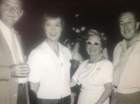 Walt and Lillian Disney with Julie Andrews and David Tomlinson at the wrap party for "Mary Poppins." David Tomlinson, Disney Actors, Saving Mr Banks, Walt Elias Disney, Disney Mary Poppins, Mary Poppins 1964, Mr Banks, Disney Icon, Disney+ Icon