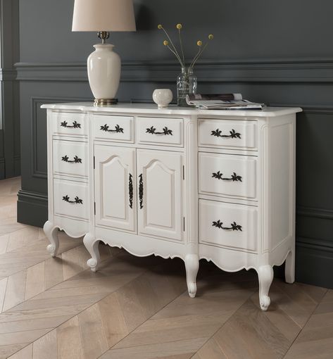 French Sideboard, Cottage Interior Design, Dining Room French, Style Sideboard, French Farmhouse Decor, British Interior, Chic Interior Design, Cottage Interior, Best Of British