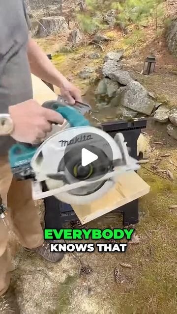 Carpenter Tricks, Building A Wooden House, Diy Outdoor Projects, Speed Square, Staining Furniture, Diy Construction, Carpentry Tools, Carpentry Diy, Outdoor Diy Projects