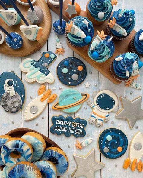 Galaxy Cakepops, Birthday Astronaut, Space Astronaut Birthday Party, First Birthday Astronaut Theme, First Birthday Themes Space, Astronaut Birthday Food, Space First Birthday Cake Smash, Galaxy Birthday Party Ideas Space Theme, 1st Birthday Galaxy Theme