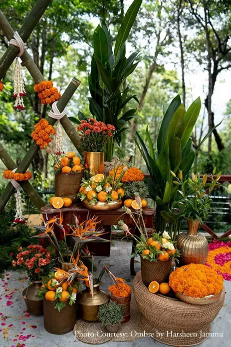 Indian Floral Decor, Mehendi Decor Ideas, Wilderness Resort, Haldi Decor, Mehendi Decor, Top Wedding Trends, Desi Wedding Decor, Flower Decorations Diy, Mandap Decor