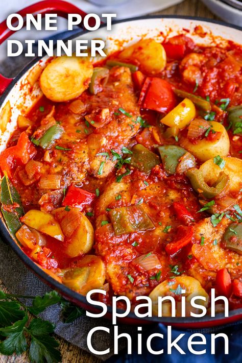 Chicken Bell Pepper Potato Recipes, Chicken Bell Pepper Onion Recipe, Paprika Chicken And Potatoes, Chicken With Peppers And Tomatoes, Chicken Potatoes Peppers Onions, Chicken With Tomatoes And Onions, Paprika Peppers Recipes, Chicken Tomato Recipes For Dinner, Chicken Rice And Tomatoes