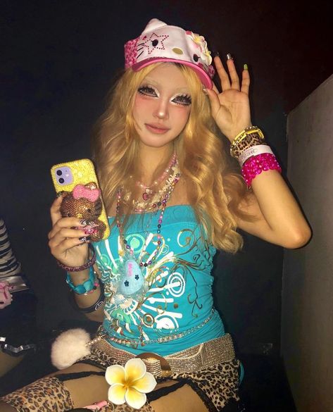 ocaso0.oo on Insta Gyaru Hair, Kawaii Outfit Ideas, Estilo Harajuku, 일본 패션, Gyaru Fashion, Foto Poses, Fashion Inspiration Design, J Fashion, Really Cute Outfits