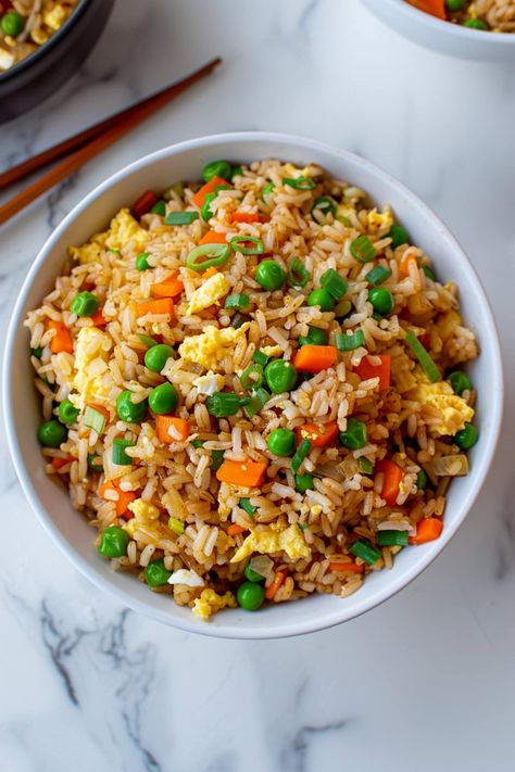 Hibachi Fried Rice Chicken Fried Rice Aesthetic, Rice Serving Ideas, Fried Rice And Egg, Rice Food Ideas, Fried Rice Aesthetic, Rice Meal Ideas, Beef Fried Rice Recipe, Food With Rice, Fried Rice Bowl