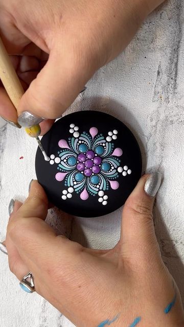 Mandela Rock Painting Patterns, Dotting Art, Mandala Rock Painting, Mandela Rock Painting, Mandala Painted Rocks, Therapeutic Art, Diy Rock Art, Mandala Rock Art, Stone Art Painting