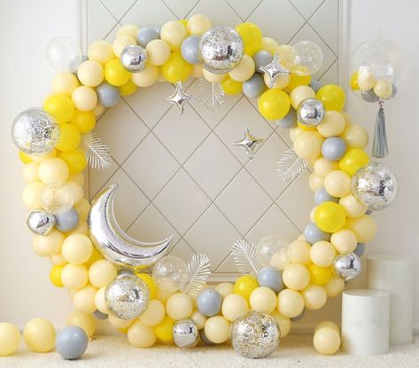 Yellow And Silver Balloon Garland, Blue Balloon Circle Arch, Balloon Circle Arch, Baby Shower Colors, Balloon Circle, Shower Colors, Silver Balloons, Circle Arch, Sunflower Party