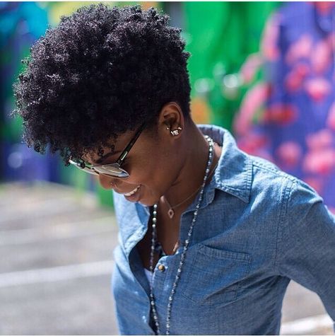 Tapered Natural Hair, Tapered Hair, Natural Hair Cuts, Tapered Haircut, Haute Hair, Pelo Afro, Beautiful Natural Hair, Short Natural Hair, Curly Hair Wig