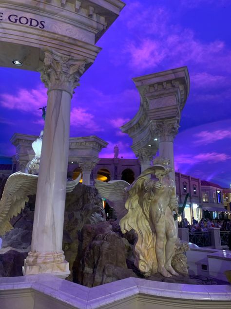 Fountain Of Gods, The Venetian, Las Vegas Waking Up In Vegas, The Venetian Las Vegas, Las Vegas Aesthetic, Vegas Vibes, Heaven Or Las Vegas, Cool Restaurants, Vegas Aesthetic, Vegas Photography, South Node