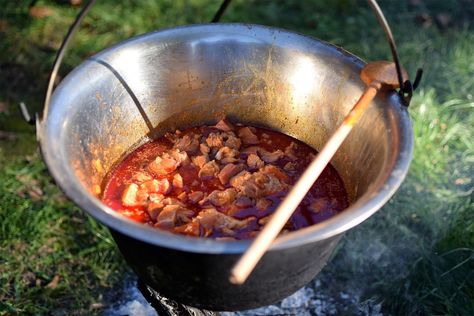 Here are some #traditional #Pentecost #recipes you can try during the long weekend. #Hungary Dog Gravy, Cowboy Chili, Smoked Shrimp, Hungarian Cuisine, Hungarian Recipes, Pentecost, Reduce Food Waste, Slow Food, Shrimp Recipes