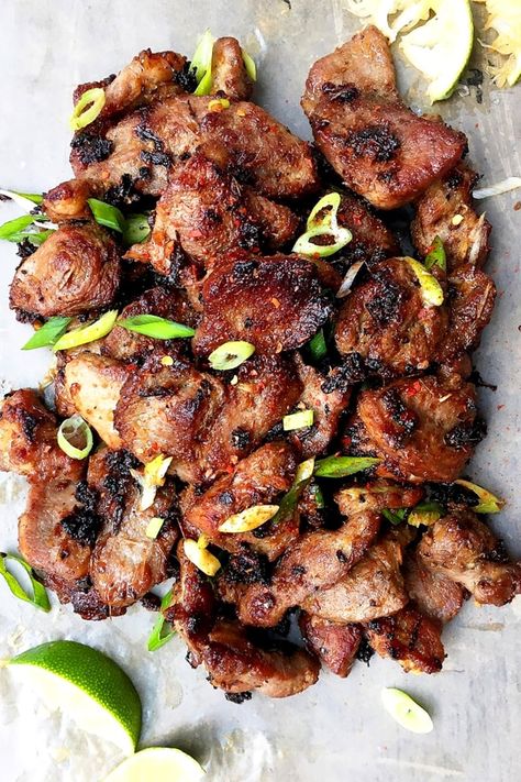 Vietnamese Lemongrass Pork, Koreansk Mad, Lemongrass Pork, Vietnamese Grilled Pork, Grilled Pork, Pork Dishes, Vietnamese Recipes, Asian Cooking, Asian Dishes