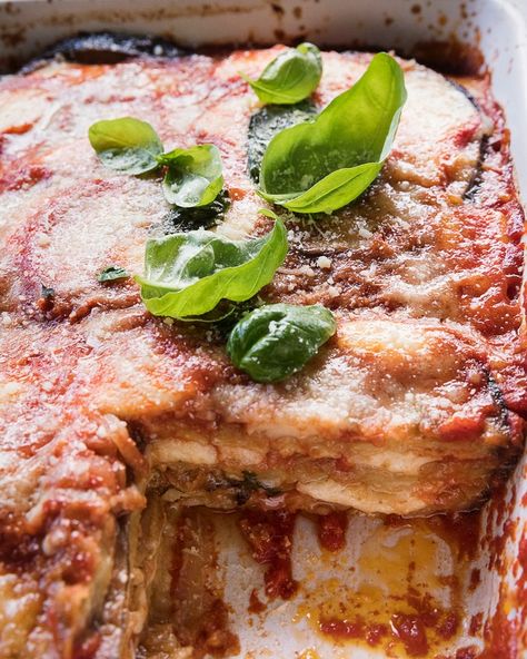 How To Prepare Eggplant, Eggplant Parmigiana, Eggplant Parmesan Baked, Eggplant Recipes Parmesan, Eggplant Parm, Eggplant Parmesan, Summer Recipe, Eggplant Recipes, Italian Dishes