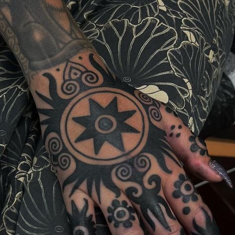 Guy Le on Instagram: "For Alexis , @disintegration23 .. Thanks for the visit from Australia guys !! Thanks @loco_mosquito_official" Tattooed Hands, Hand Tattoos, Australia, Tattoos, Instagram