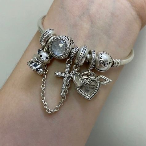 Star Sea, Sea Bracelet, Pandora Bracelet Charms Ideas, Pandora Star, Celestial Beings, Girly Bracelets, Pandora Bracelet Designs, Dope Jewelry Accessories, Pandora Jewelry Charms