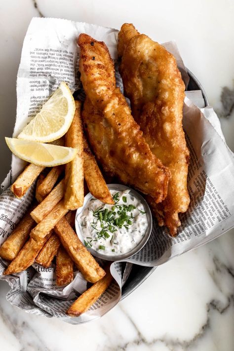 Crispy Battered Fish and Chips: The Ultimate Comfort Food Battered Fish And Chips, Fish N Chips Recipe, Best Fish And Chips, Seafood Meals, Mushy Peas, Beer Battered Fish, Fish N Chips, Battered Fish, Chips Recipe