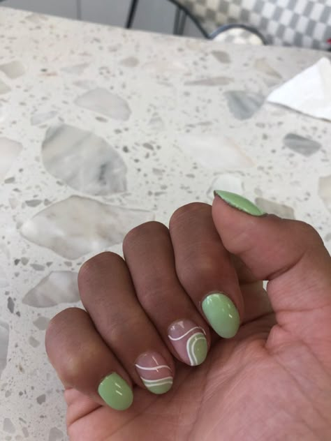 Green Swirl Nails Short, Cute College Nails, Cute Simple Nails Short Natural, Green Spring Nails Short, Mint Green Nails Aesthetic, Light Green Gel Nails Short, Mint Green Nails Ideas, Blue And Green Short Nails, Green Pattern Nails