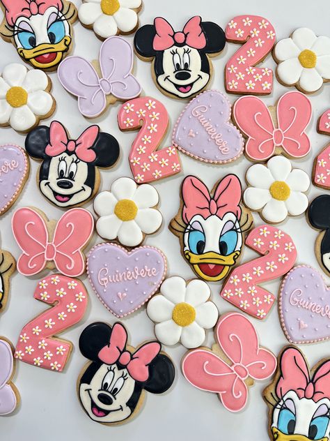 Boho Minnie Mouse Cookies, Minnie Toodles Birthday, Minnie Mouse 2 Birthday Party Ideas, Oh Twodles Birthday Decor, Oh Twodles Decorations, Minnie Twoodles Party, Disneyland Second Birthday, Minnie And Daisy 2nd Birthday Party, Minnie Mouse 2 Year Party