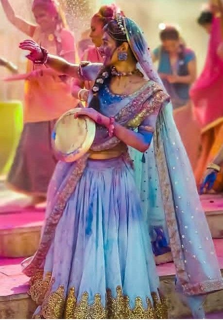 Holi Festival Photography, Radha Photo, Mallika Singh As Radha, Holi Image, Radhakrishna Serial, Love Feeling Images, Radha Krishna Photography, Krishna Photography, New Instagram Logo