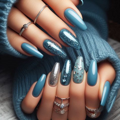 Turquoise Nail Art Designs, Sea Blue Nails, Vacation Nail Colors, Turquoise Nail Art, Vacation Nails Beach, Glitter Gradient Nails, Ocean Nails, Cruise Nails, Waves Of The Ocean