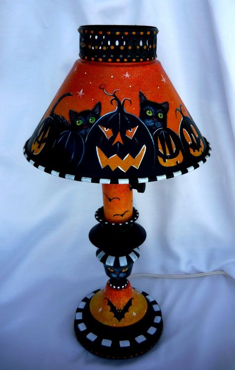 halloween lamps - Google Search Halloween Lamp, Painted Lamps, Halloween Candlesticks, Halloween Lamps, Halloween Folk Art, Halloween Collectables, I Love Halloween, Halloween Painting, Halloween Doll