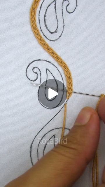 Stitch Shorts, Tutorial Embroidery, Border Stitch, Embroidery Cute, Textile Art Embroidery, Hand Embroidery Projects, Hand Embroidery Flowers, October 29, Needle Thread